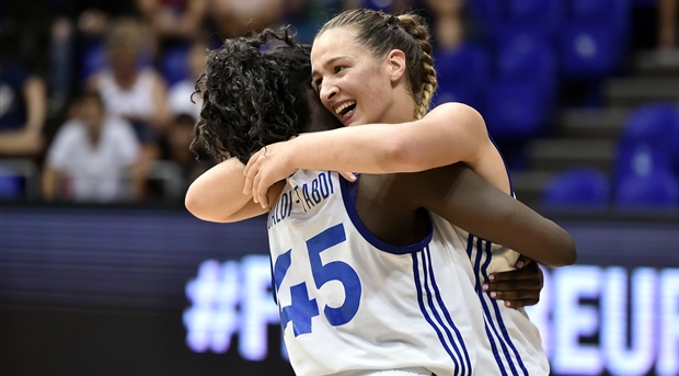 12 Alexia Chartereau (FRA), 45 Maeva Djaldi-Tabdi (FRA), FRA vs ESP